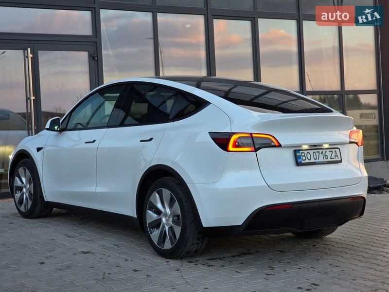 Позашляховик / Кросовер Tesla Model Y 2022 в Тернополі фото 16 Позашляховик / Кросовер Tesla Model Y 2022 в Тернополі
