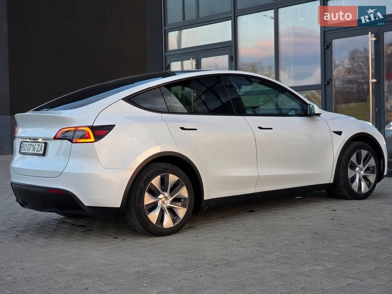 Позашляховик / Кросовер Tesla Model Y 2022 в Тернополі фото 21 Позашляховик / Кросовер Tesla Model Y 2022 в Тернополі