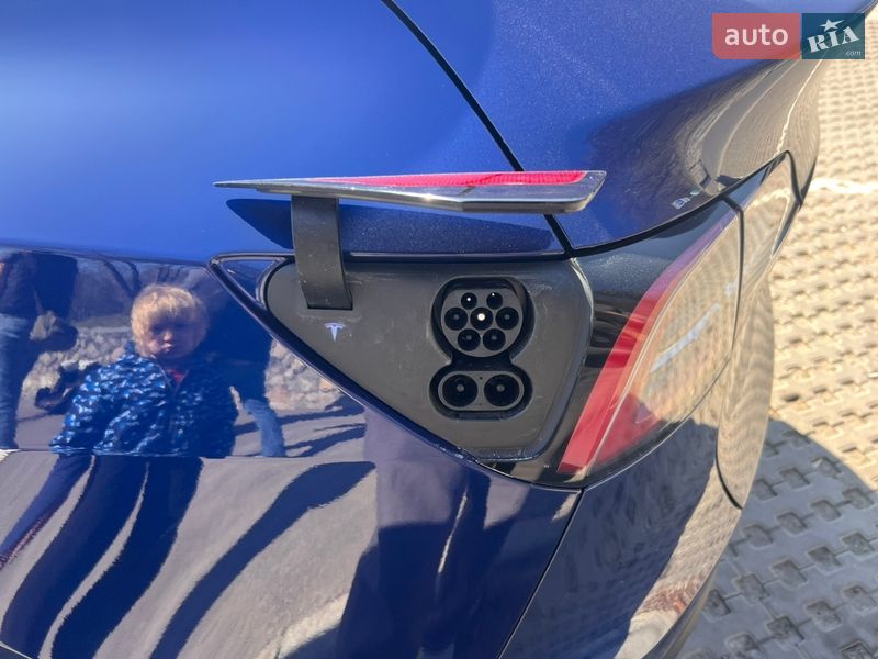 Внедорожник / Кроссовер Tesla Model Y 2020 в Киеве