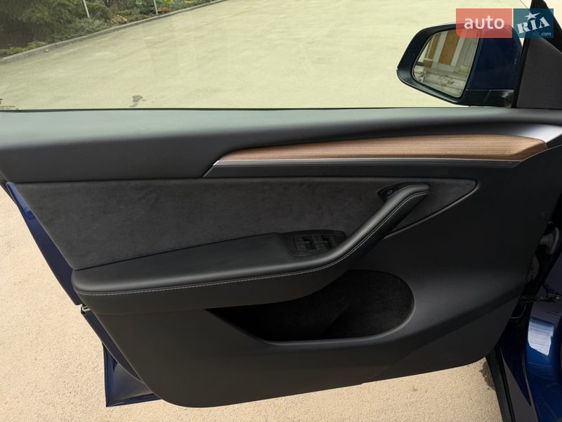 Внедорожник / Кроссовер Tesla Model Y 2023 в Тернополе фото 37 Внедорожник / Кроссовер Tesla Model Y 2023 в Тернополе