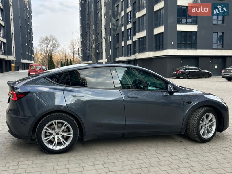 Внедорожник / Кроссовер Tesla Model Y 2022 в Ивано-Франковске