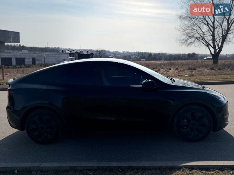 Позашляховик / Кросовер Tesla Model Y 2024 в Києві фото 5 Позашляховик / Кросовер Tesla Model Y 2024 в Києві