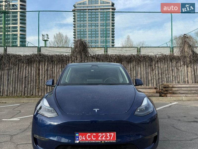 Позашляховик / Кросовер Tesla Model Y 2023 в Дніпрі фото 2 Позашляховик / Кросовер Tesla Model Y 2023 в Дніпрі