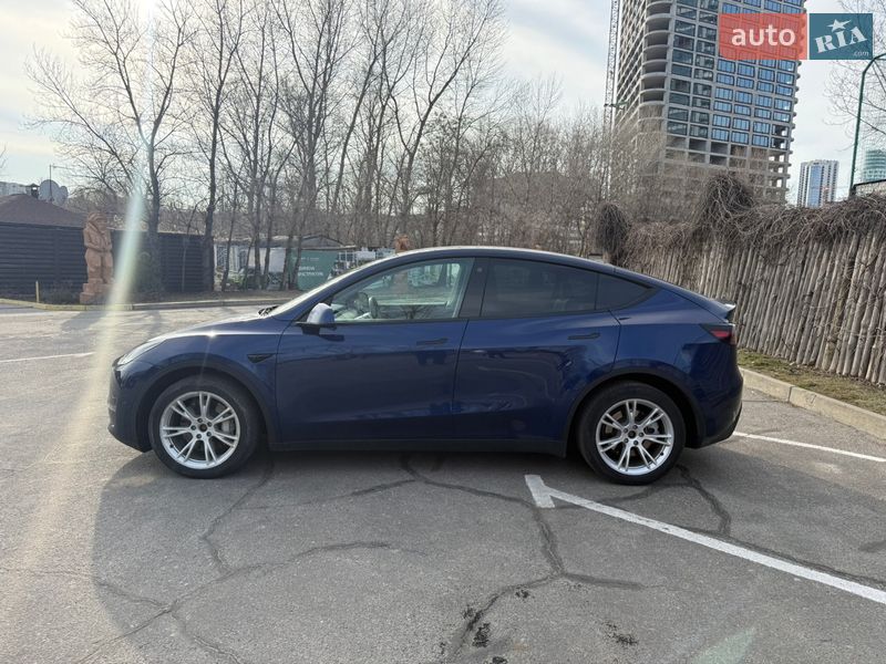Позашляховик / Кросовер Tesla Model Y 2023 в Дніпрі фото 8 Позашляховик / Кросовер Tesla Model Y 2023 в Дніпрі