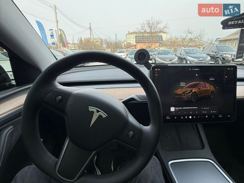 Позашляховик / Кросовер Tesla Model Y 2024 в Стрию