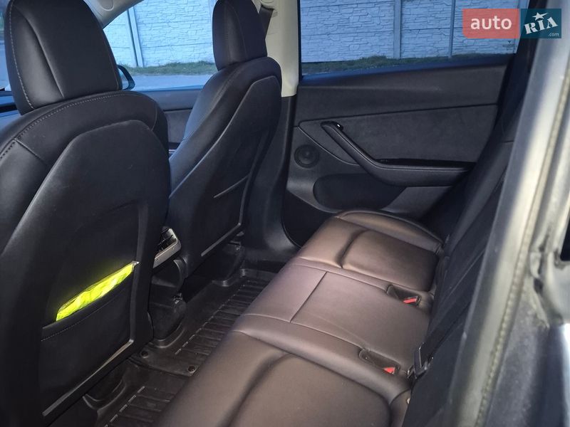 Внедорожник / Кроссовер Tesla Model Y 2022 в Киеве