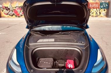 Позашляховик / Кросовер Tesla Model Y 2020 в Києві