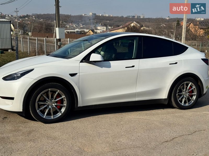 Внедорожник / Кроссовер Tesla Model Y 2023 в Киеве фото 8 Внедорожник / Кроссовер Tesla Model Y 2023 в Киеве