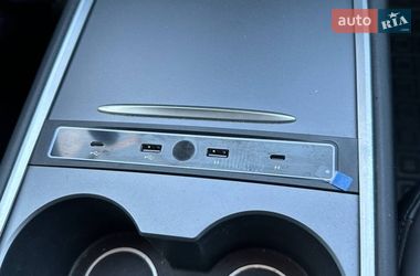 Позашляховик / Кросовер Tesla Model Y 2021 в Надвірній