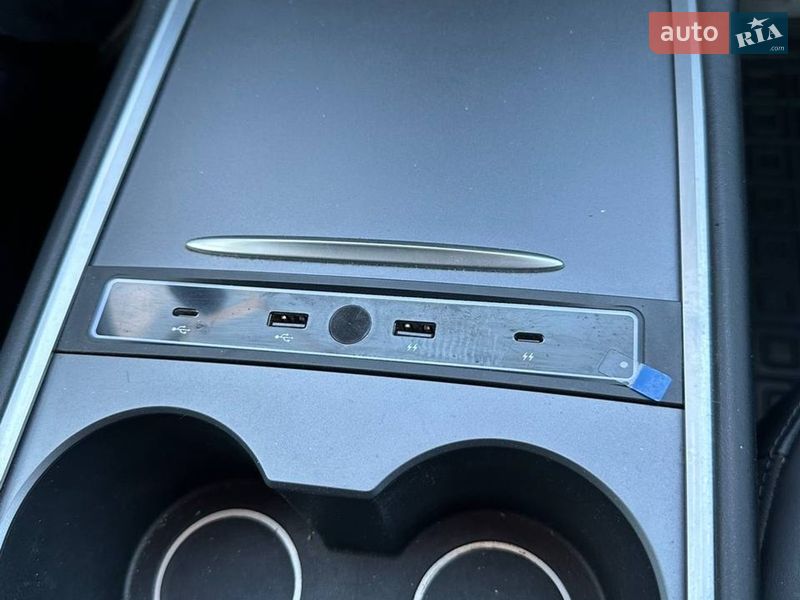 Внедорожник / Кроссовер Tesla Model Y 2021 в Надворной