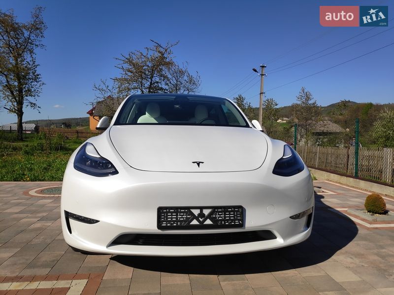 Позашляховик / Кросовер Tesla Model Y 2020 в Долині