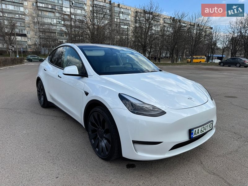 Позашляховик / Кросовер Tesla Model Y 2023 в Києві