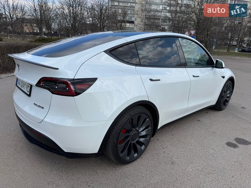 Позашляховик / Кросовер Tesla Model Y 2023 в Києві