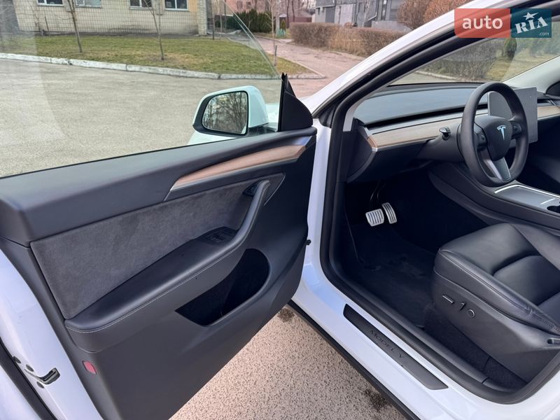 Позашляховик / Кросовер Tesla Model Y 2023 в Києві