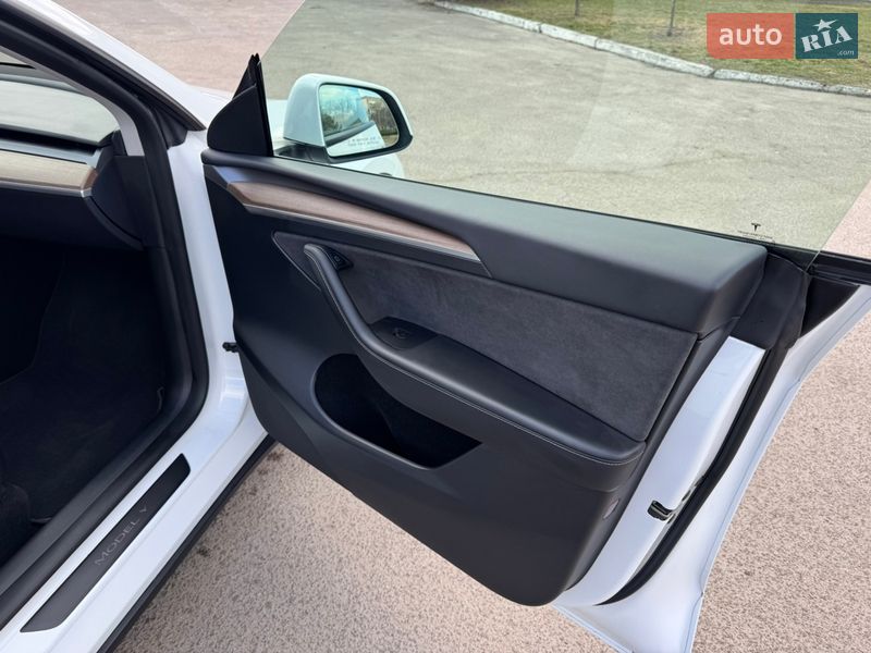 Позашляховик / Кросовер Tesla Model Y 2023 в Києві