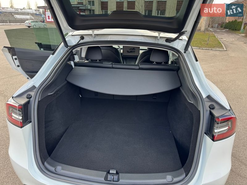 Позашляховик / Кросовер Tesla Model Y 2023 в Києві