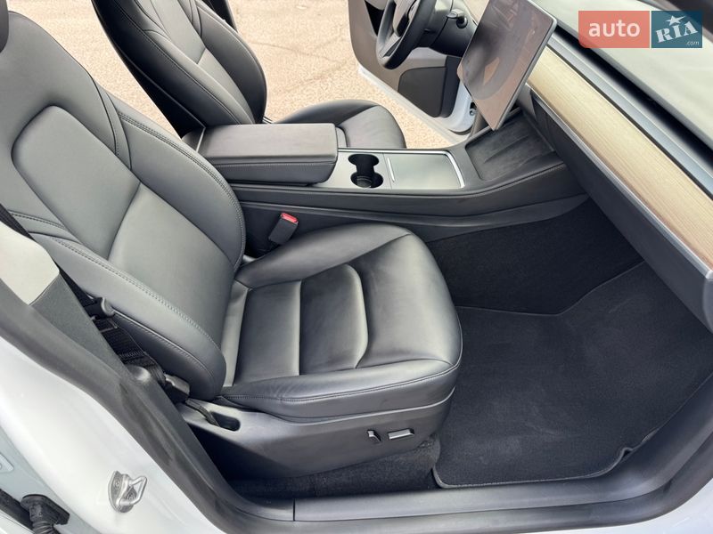 Позашляховик / Кросовер Tesla Model Y 2023 в Києві