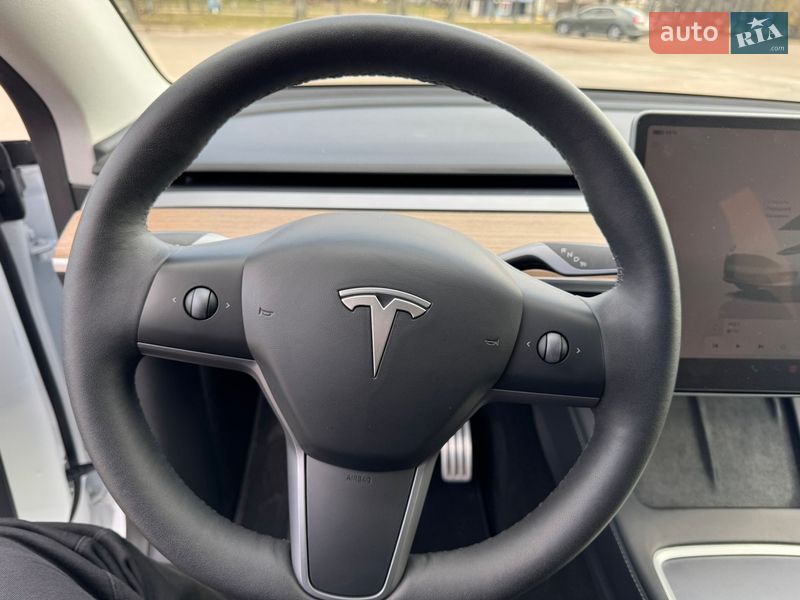 Позашляховик / Кросовер Tesla Model Y 2023 в Києві