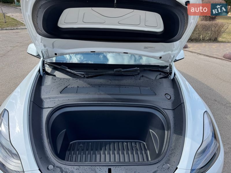 Позашляховик / Кросовер Tesla Model Y 2023 в Києві