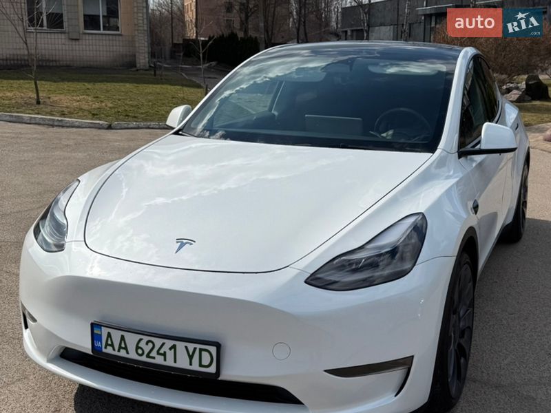 Позашляховик / Кросовер Tesla Model Y 2023 в Києві