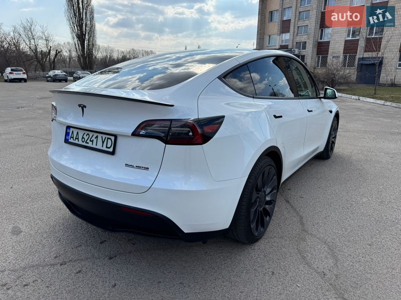 Позашляховик / Кросовер Tesla Model Y 2023 в Києві