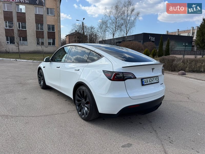 Позашляховик / Кросовер Tesla Model Y 2023 в Києві