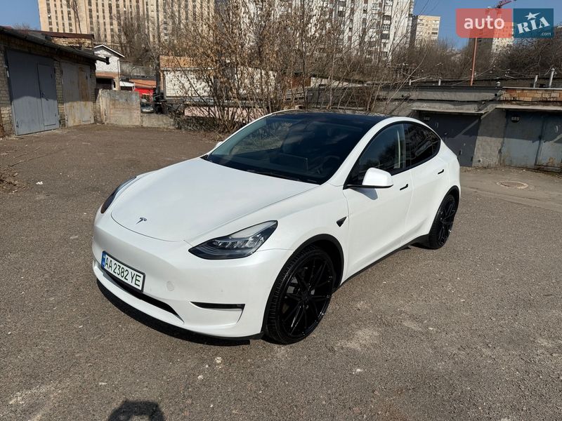 Позашляховик / Кросовер Tesla Model Y 2021 в Києві фото 31 Позашляховик / Кросовер Tesla Model Y 2021 в Києві