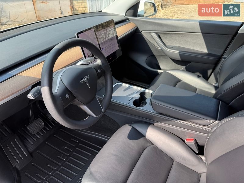 Позашляховик / Кросовер Tesla Model Y 2021 в Києві фото 34 Позашляховик / Кросовер Tesla Model Y 2021 в Києві