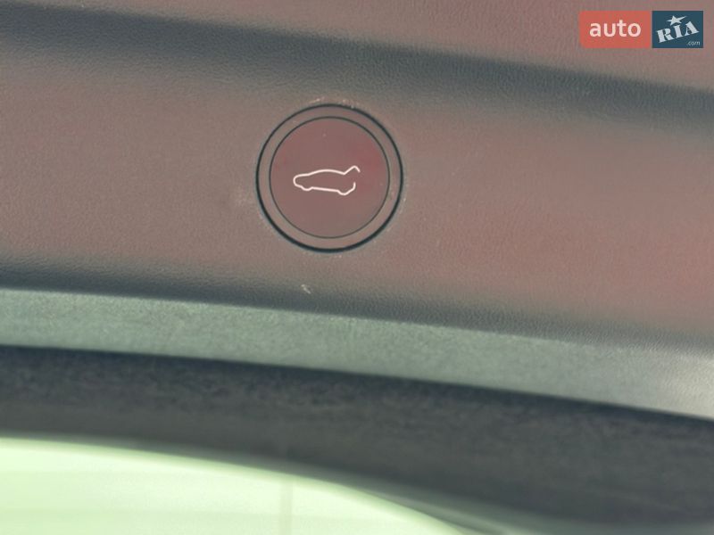 Внедорожник / Кроссовер Tesla Model Y 2023 в Киеве