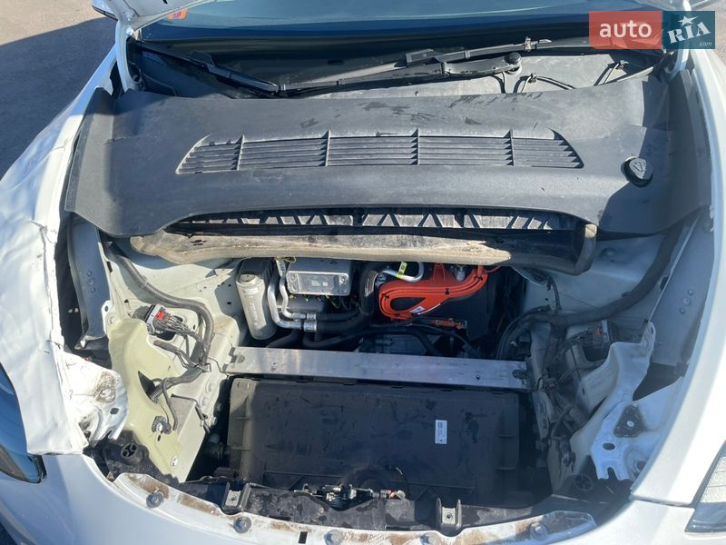 Внедорожник / Кроссовер Tesla Model Y 2024 в Ровно