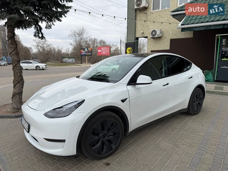 Позашляховик / Кросовер Tesla Model Y 2024 в Кам'янському
