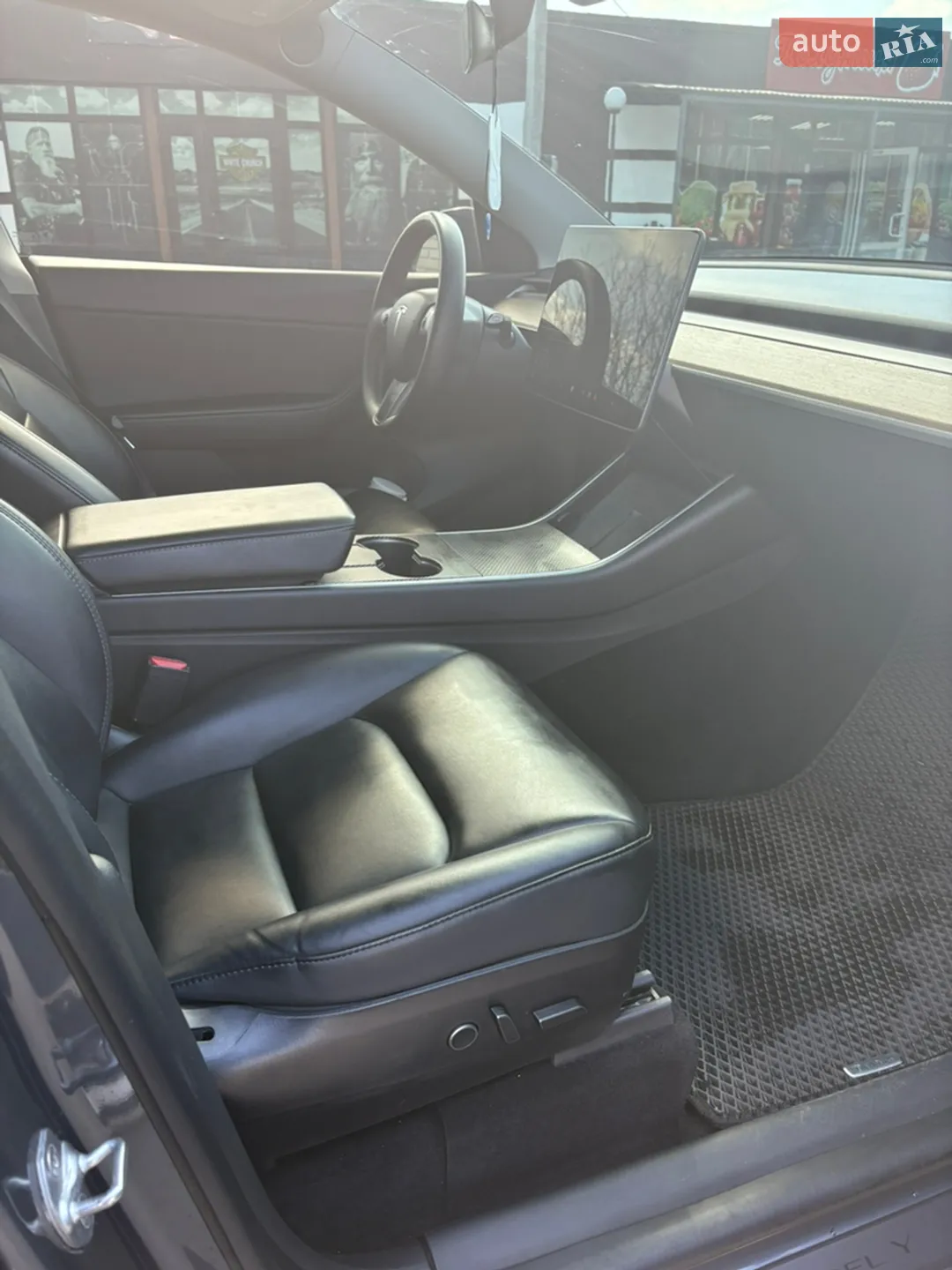 2021 Tesla Model Y - мініатюра 8