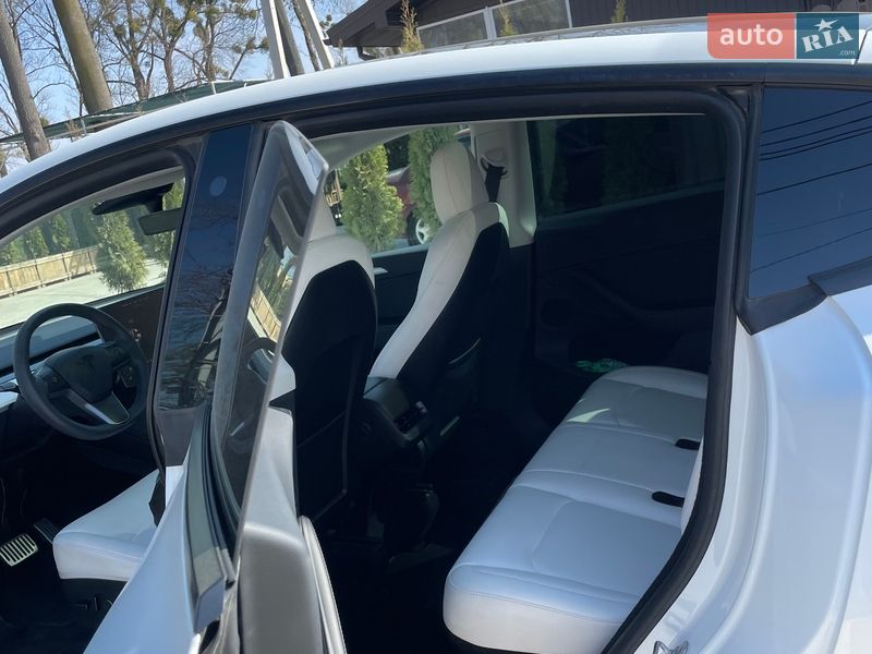 Внедорожник / Кроссовер Tesla Model Y 2022 в Львове