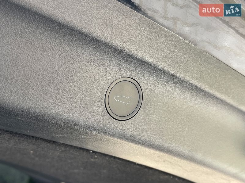 Внедорожник / Кроссовер Tesla Model Y 2023 в Новояворовске фото 23 Внедорожник / Кроссовер Tesla Model Y 2023 в Новояворовске