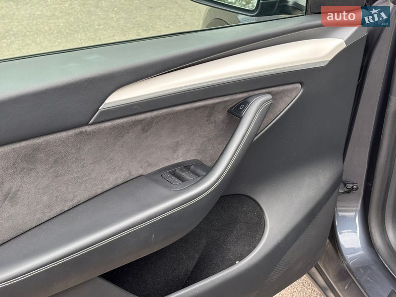 Внедорожник / Кроссовер Tesla Model Y 2023 в Николаеве