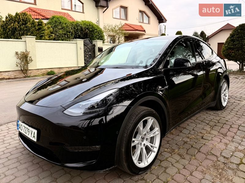 Позашляховик / Кросовер Tesla Model Y 2022 в Ужгороді