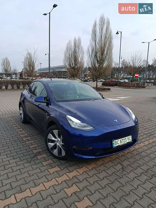 Tesla Model Y 2021