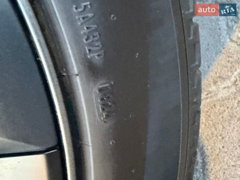 Позашляховик / Кросовер Tesla Model Y 2024 в Києві фото 15 Позашляховик / Кросовер Tesla Model Y 2024 в Києві