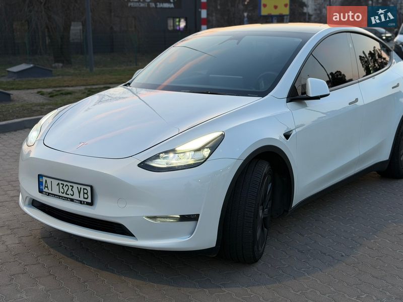 Позашляховик / Кросовер Tesla Model Y 2024 в Києві фото 3 Позашляховик / Кросовер Tesla Model Y 2024 в Києві