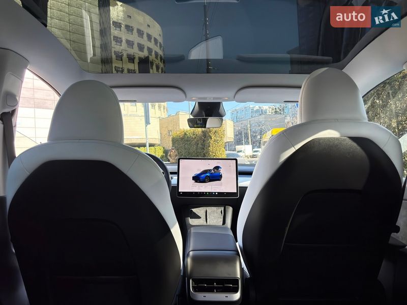Позашляховик / Кросовер Tesla Model Y 2025 в Києві фото 17 Позашляховик / Кросовер Tesla Model Y 2025 в Києві