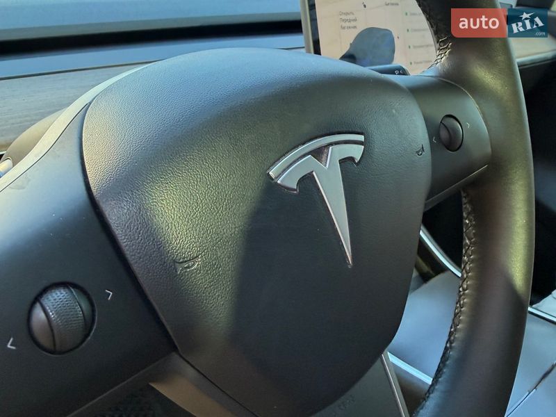 Внедорожник / Кроссовер Tesla Model Y 2020 в Киеве