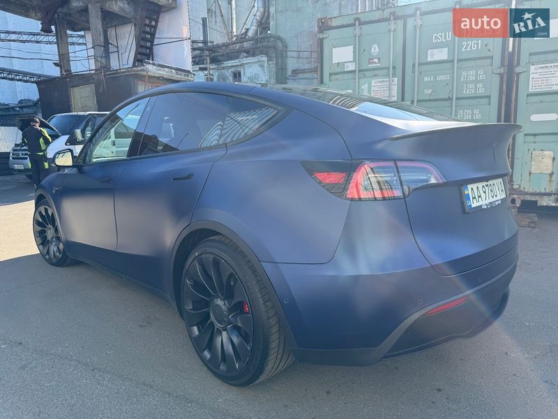 Внедорожник / Кроссовер Tesla Model Y 2020 в Киеве
