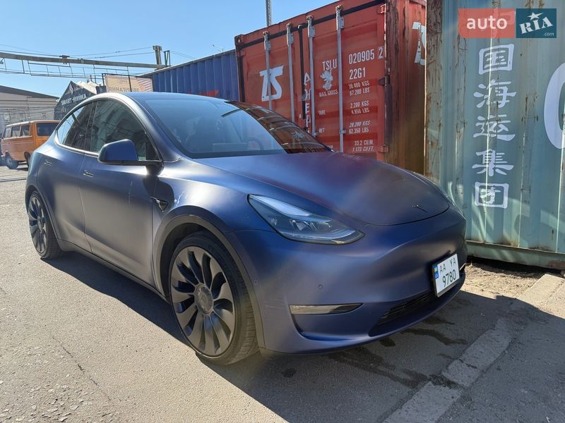 Внедорожник / Кроссовер Tesla Model Y 2020 в Киеве