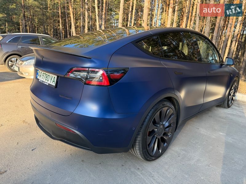 Внедорожник / Кроссовер Tesla Model Y 2020 в Киеве