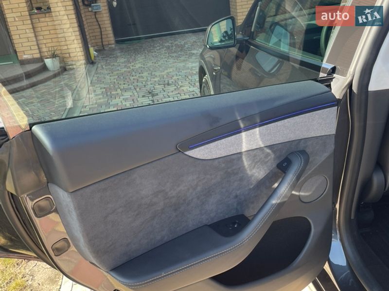 Внедорожник / Кроссовер Tesla Model Y 2025 в Кропивницком