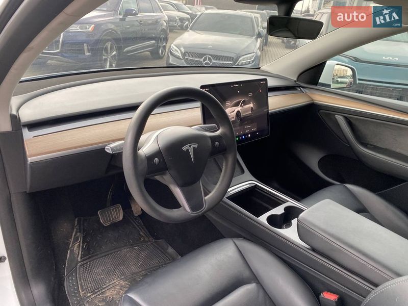 Позашляховик / Кросовер Tesla Model Y 2023 в Львові фото 10 Позашляховик / Кросовер Tesla Model Y 2023 в Львові