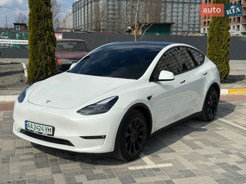 Tesla Model Y 2023