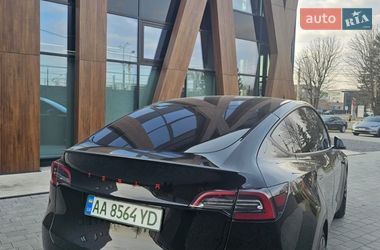 Внедорожник / Кроссовер Tesla Model Y 2023 в Киеве