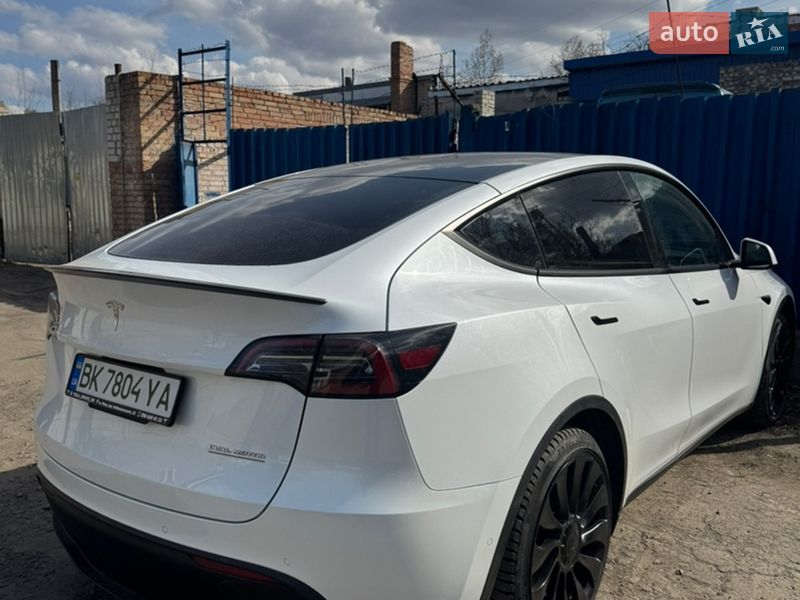 Внедорожник / Кроссовер Tesla Model Y 2022 в Ровно