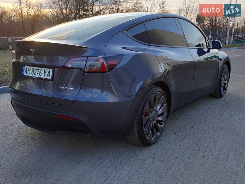 Позашляховик / Кросовер Tesla Model Y 2023 в Києві фото 5 Позашляховик / Кросовер Tesla Model Y 2023 в Києві